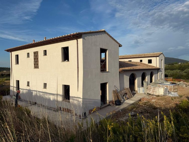 Nuova Tenuta Residenziale in Bioedilizia nella Campagna Toscana