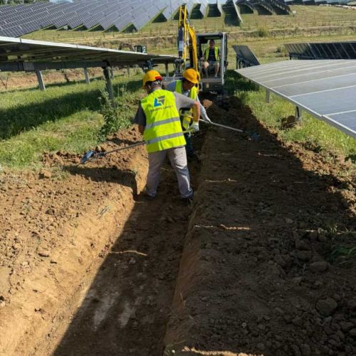 Opere di Movimento Terra e Sistemi di Drenaggio per Grandi Impianti Fotovoltaici